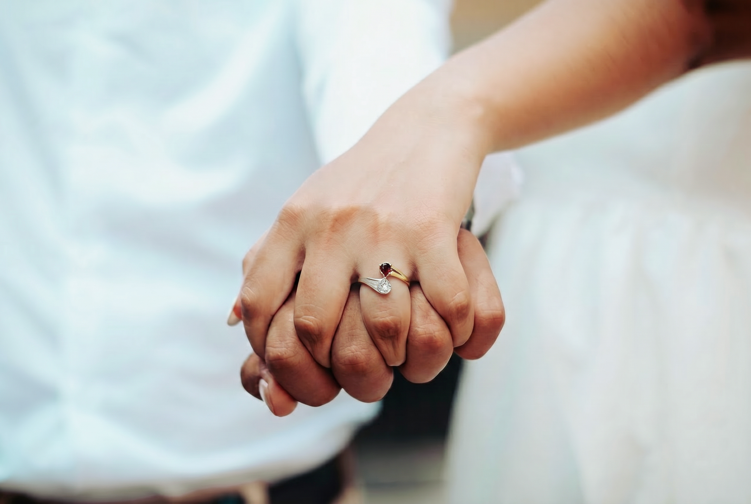 anillo tu y yo manos
