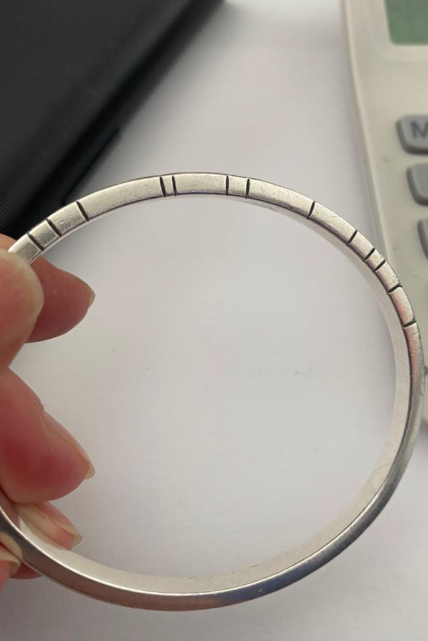grabados personalizados en joyas: pulsera